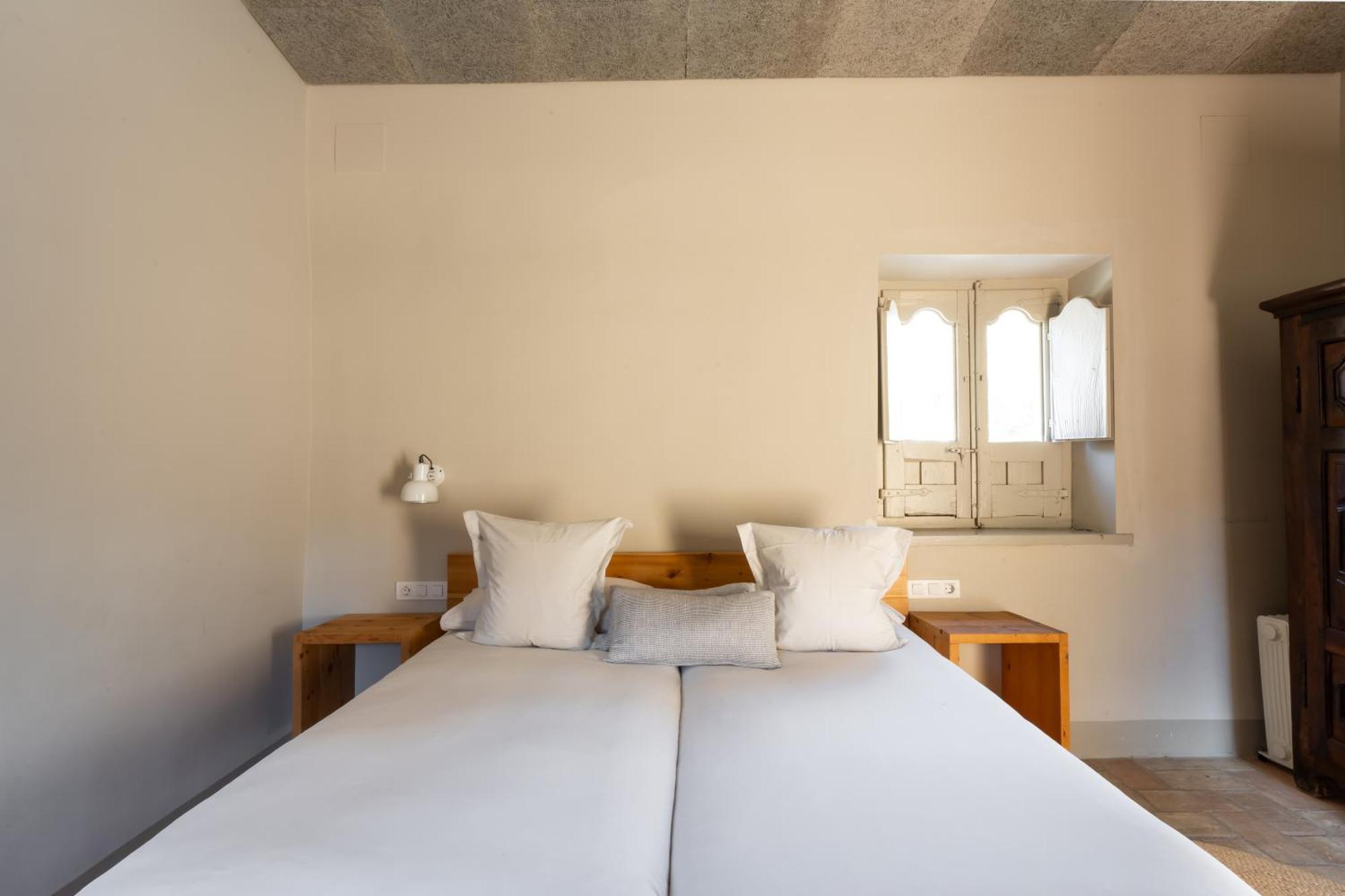Deco - Casa Castell De Peratallada Ngoại thất bức ảnh